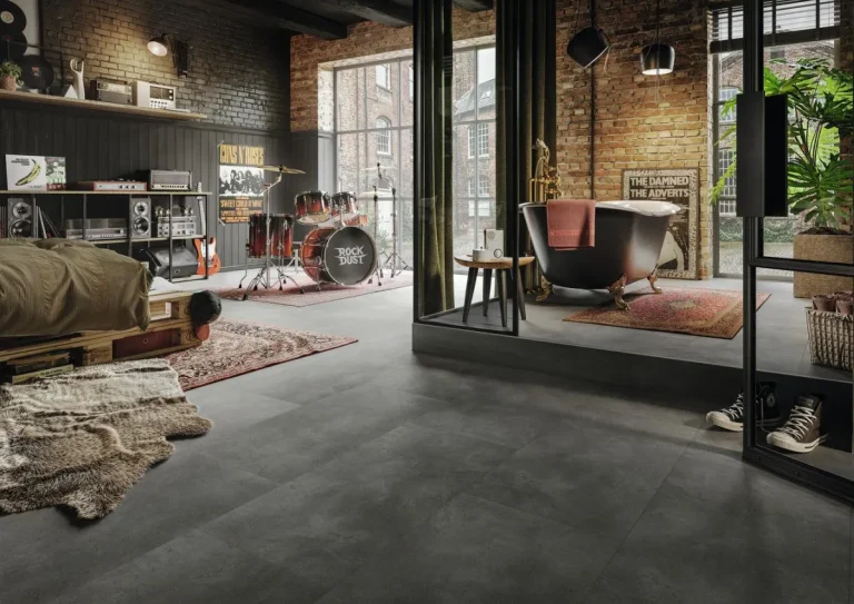Meister Rigid-Vinylboden RB 500 S in Steinoptik in einem modernen Loft-Wohnbereich