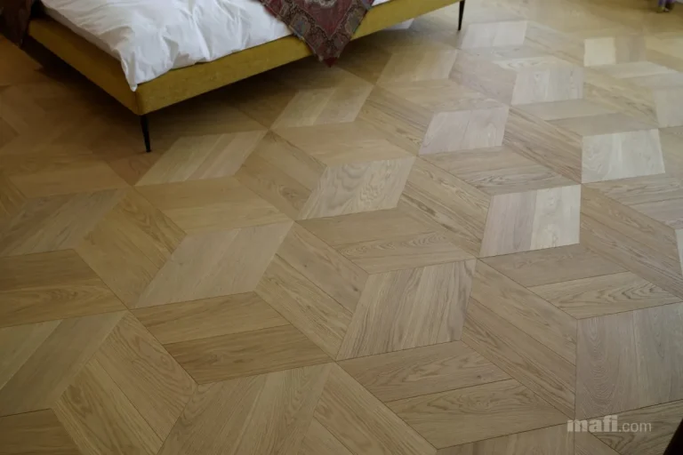 Hochwertiges Eiche-Parkett von Mafi im Hexagon-Muster