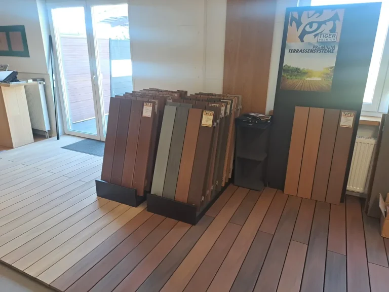 Ausstellung für Holz- und WPC-Terrassendielen bei Holz Blüm in Bürstadt