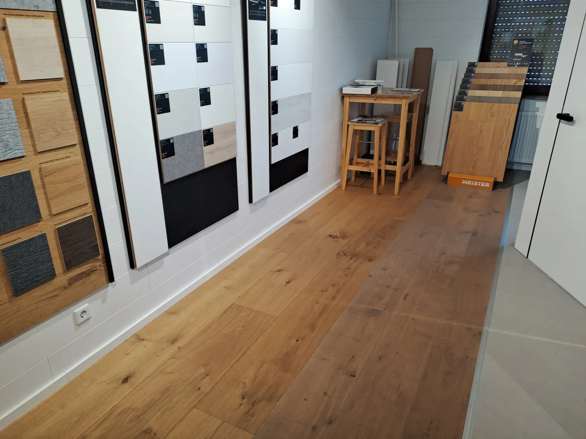 Lindura in der Ausstellung bei Holzhandlung Blüm
